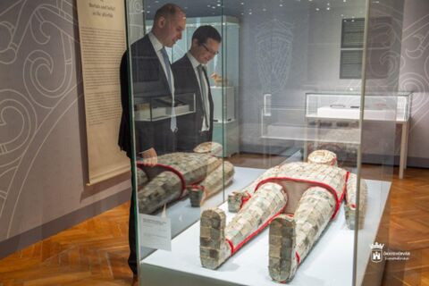 不朽的玉甲——中国汉代文物精品展